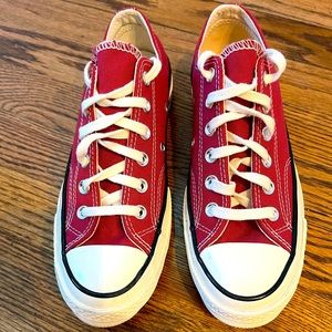 Converse Chuck Taylor All Star Lo Sneaker in Maroon- worn once